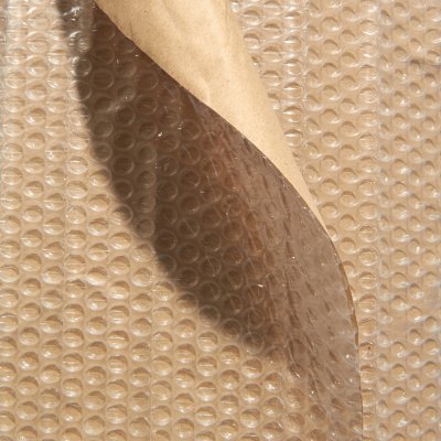 Plastico-burbujas-con-papel-kraft.jpg