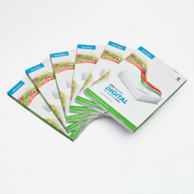 Adhesivo 100% reciclado Raflatac cajas
